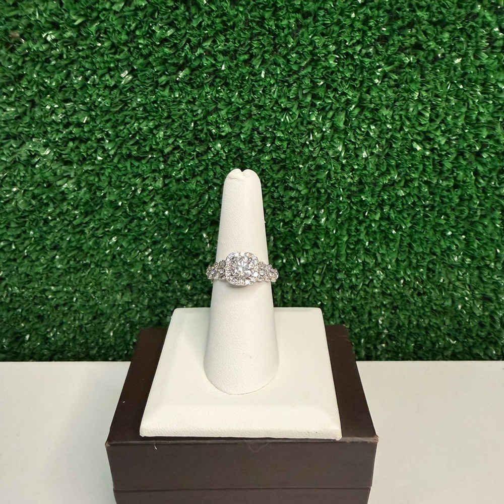 Contemporary 14K white gold diamond engagement ring Size 7 Jared